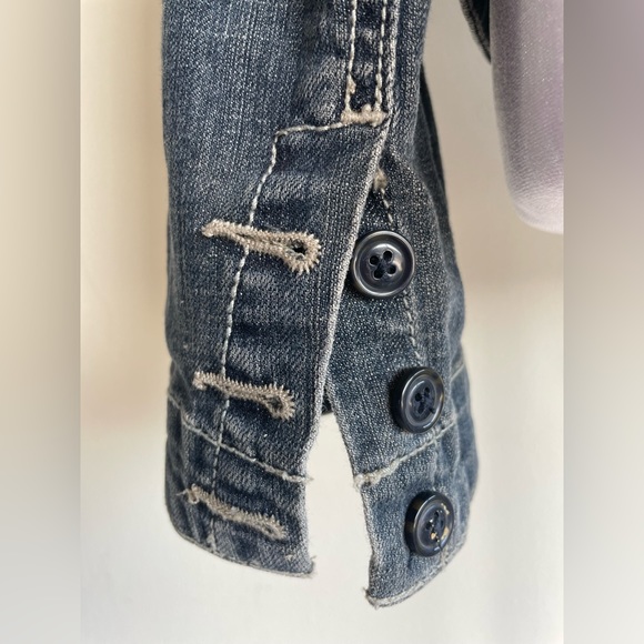 CAbi CAbi RUFFLE COLLAR DETAIL 2 BUTTON FRONT DENIM BLAZER STYLE JACKET SZ S - Picture 13 of 16